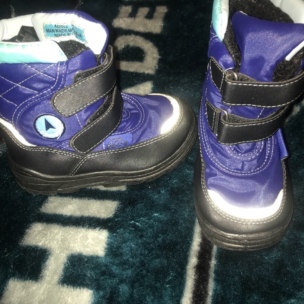 Size 7 girls snow boots